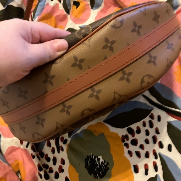 Louis Vuitton Loop Hobo - AUTHENTIC and like new! - Picture 2 of 6